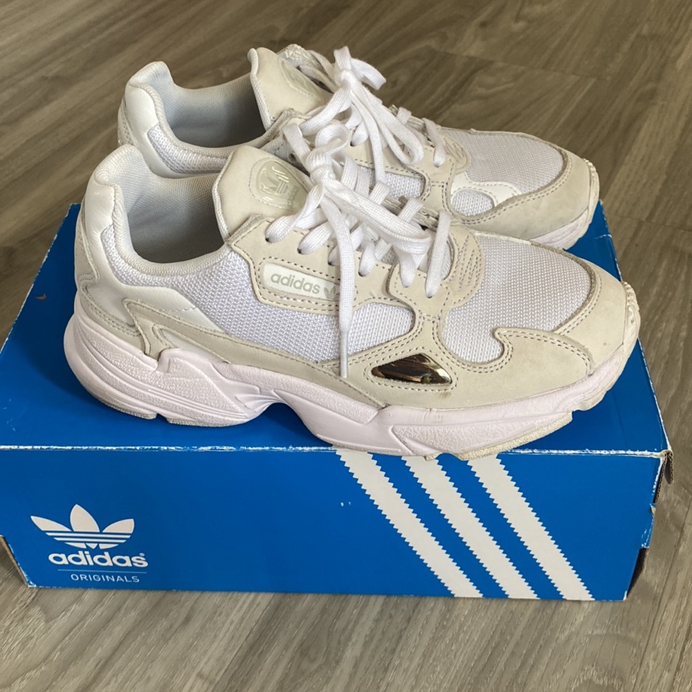 Adidas Triple white Falcon Women Shoes in size 6